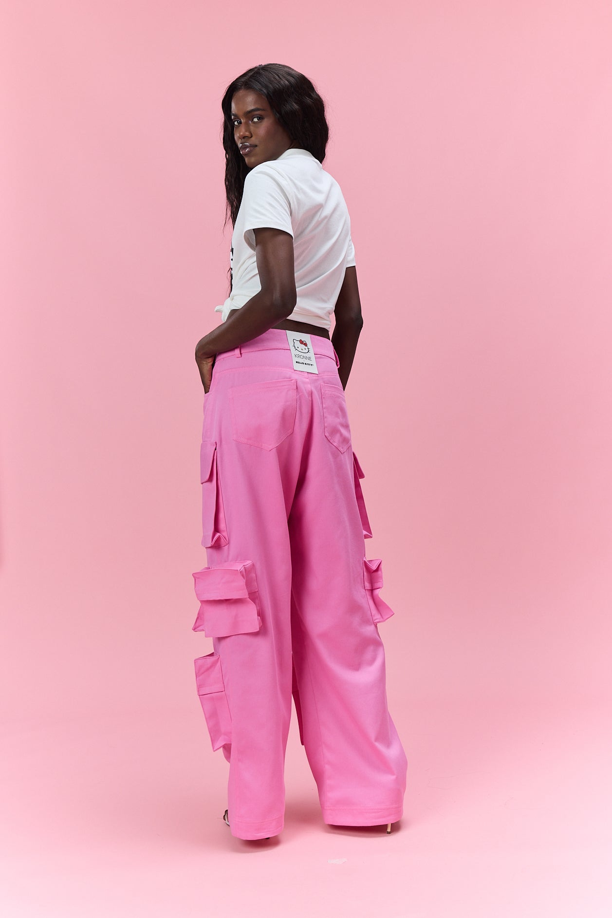 CALÇA CARGO KRONNE + HELLO KITTY