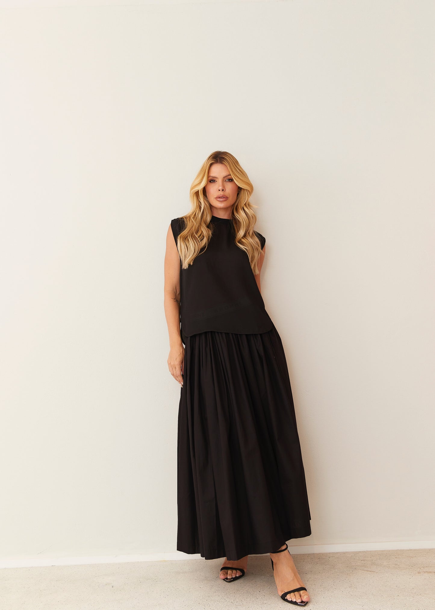 BLUSA AMPLA RECORTE KRONNE