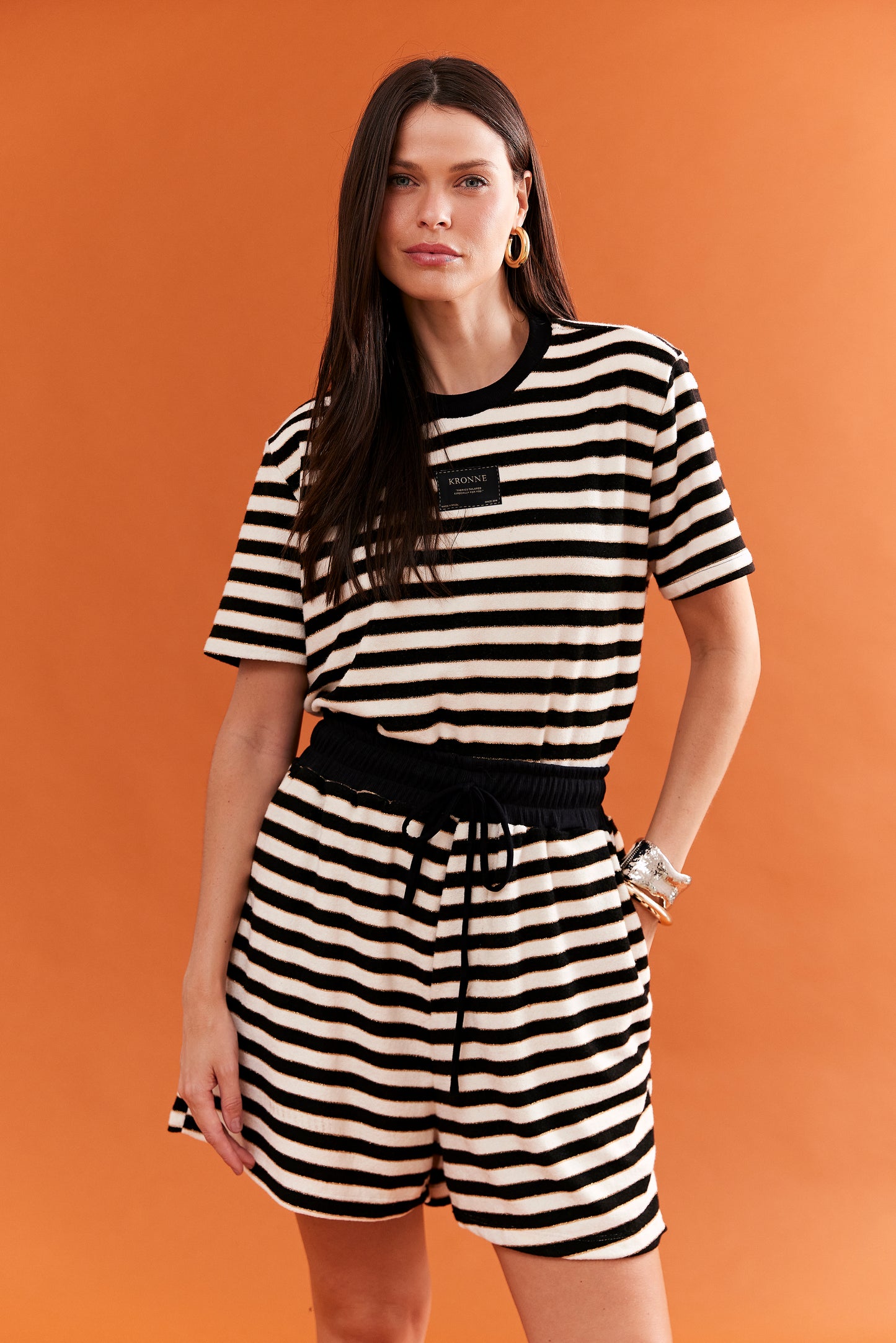 CONJUNTO BLUSA E BERMUDA LISTRAS KRONNE