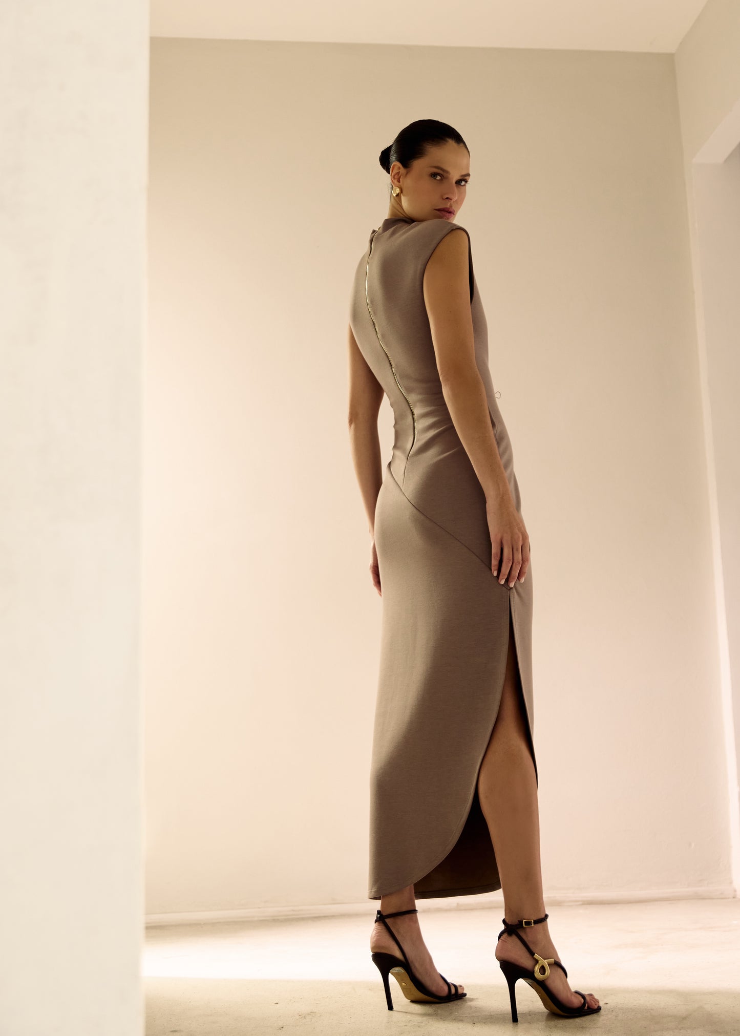 VESTIDO ASSIMÉTRICO MODAL KRONNE