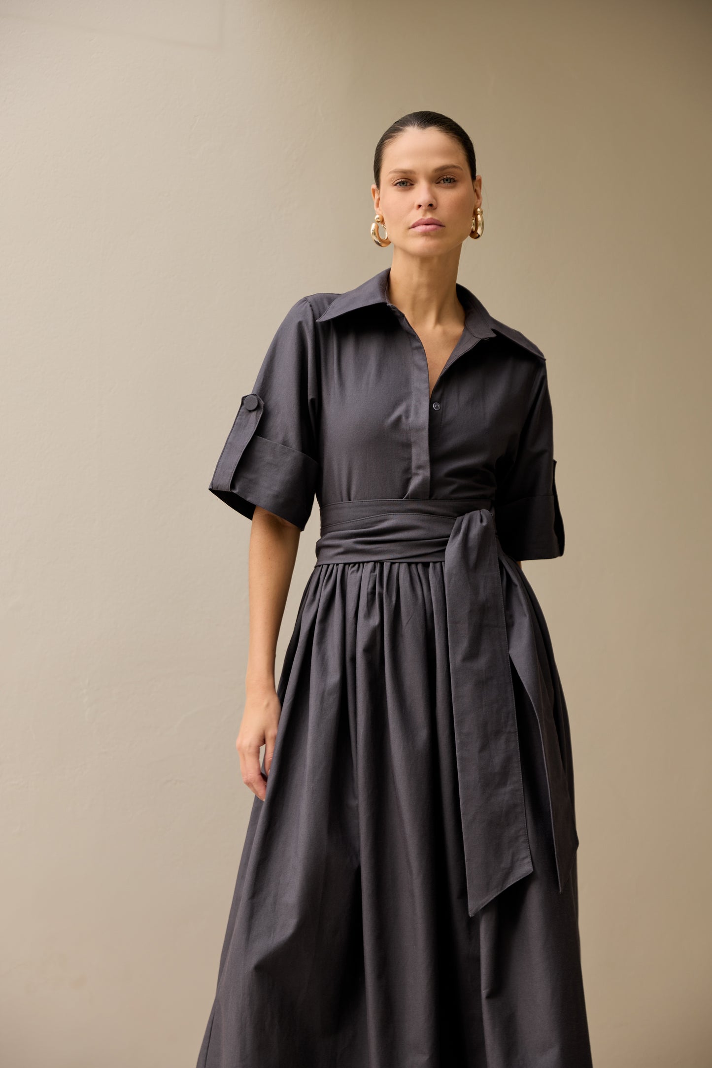 VESTIDO MIDI COM FAIXA