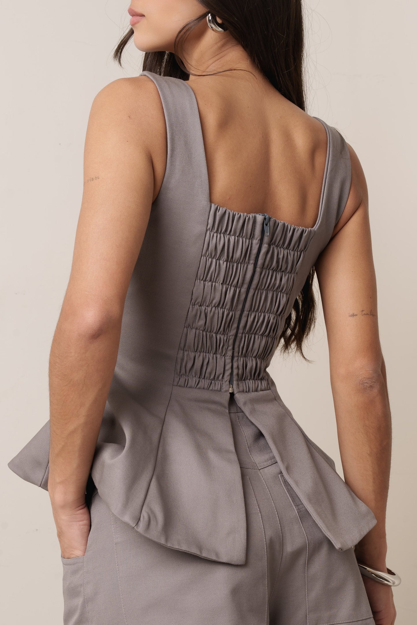 BLUSA DECOTE QUADRADO COM RECORTES FRONTAIS