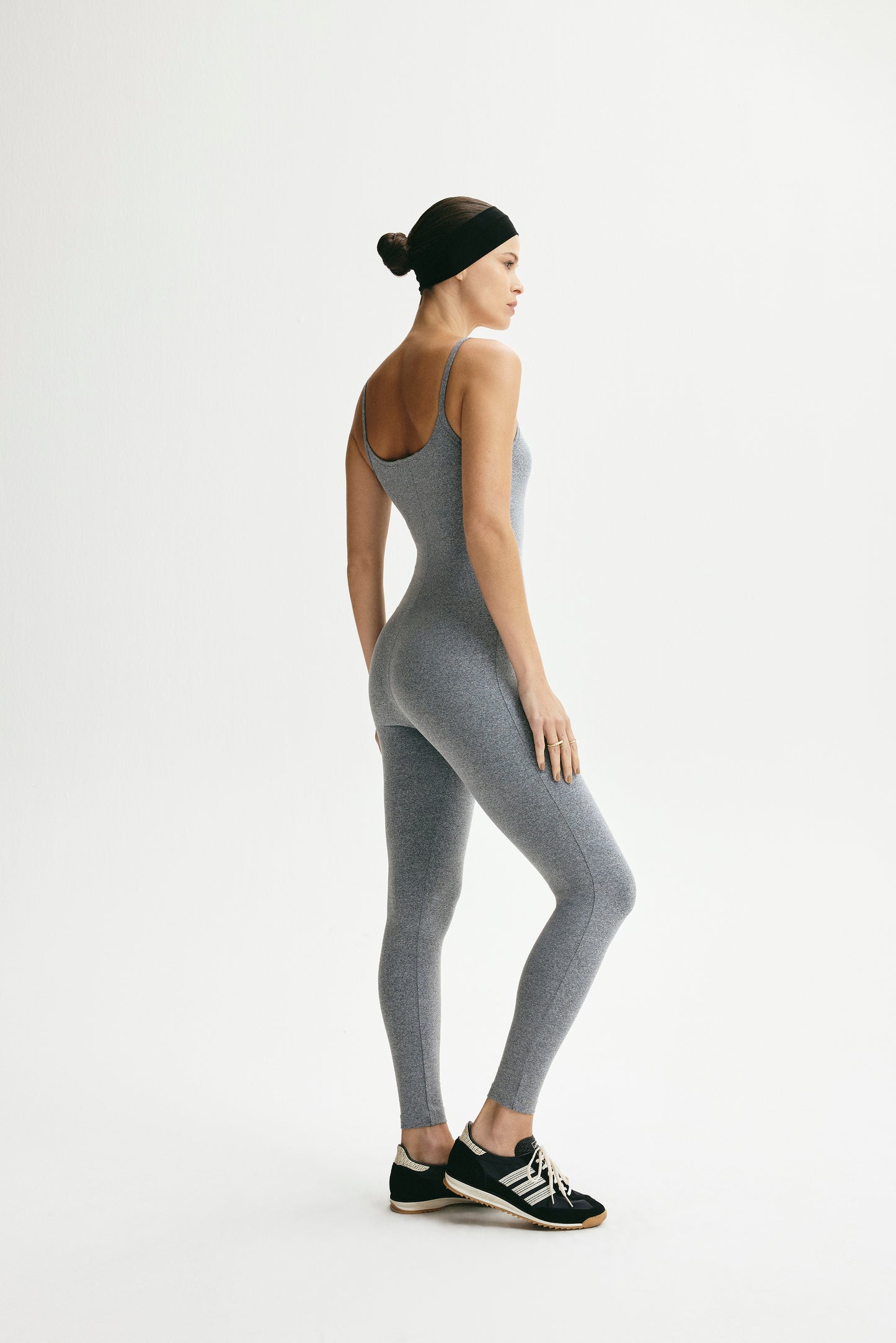 MACACÃO KRONNE COM ALÇAS