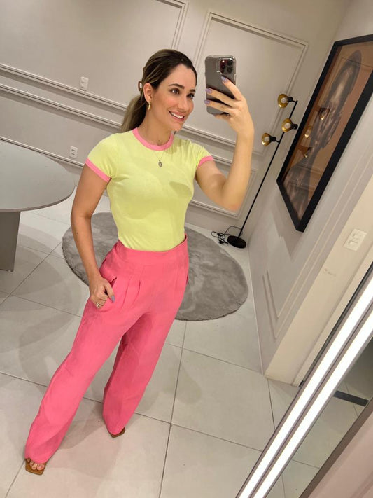 Calça c/ pregas e bolso verdugo