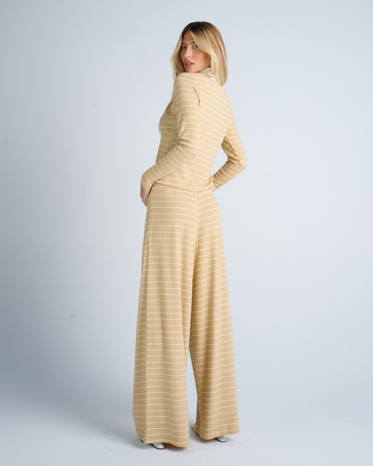 CONJUNTO BLUSA GOLA ALTA  E CALÇA LISTRADO KRONNE