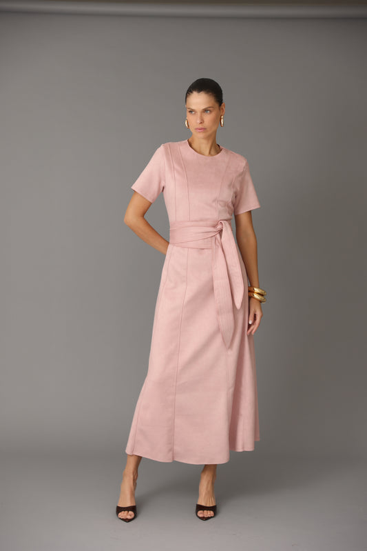 VESTIDO MIDI RECORTES COM FAIXA KRONNE