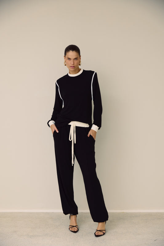 BLUSA COM DETALHE ZIPER + CALÇA JOGGER KRONNE