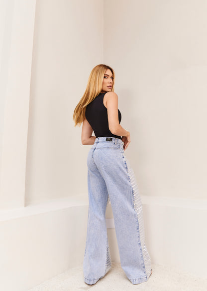 CALÇA JEANS EFEITO METÁLICO