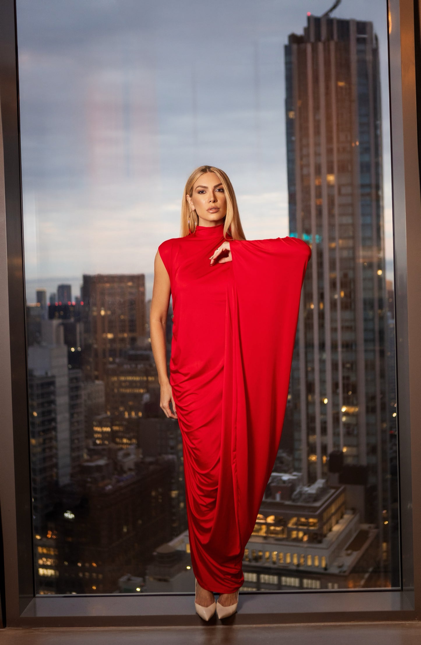 VESTIDO ASSIMÉTRICO DRAPEADO KRONNE