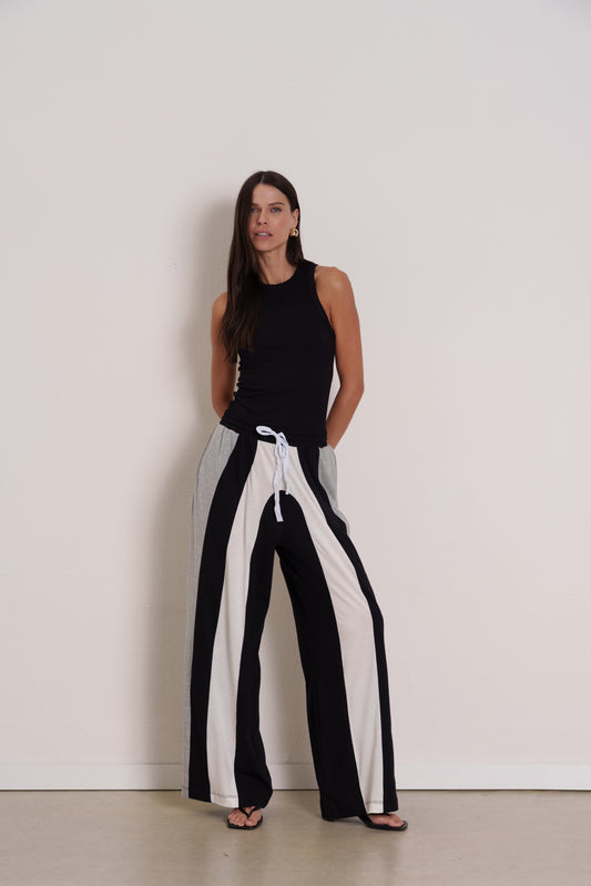 REGATA + CALÇA RECORTES TRÊS CORES KRONNE