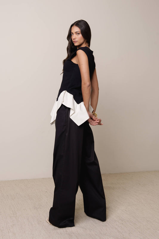 BLUSA ASSIMÉTRICA COM PEPLUM