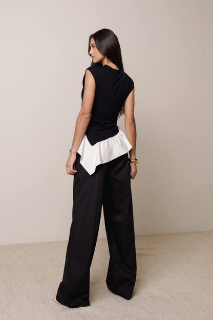 BLUSA ASSIMÉTRICA COM PEPLUM