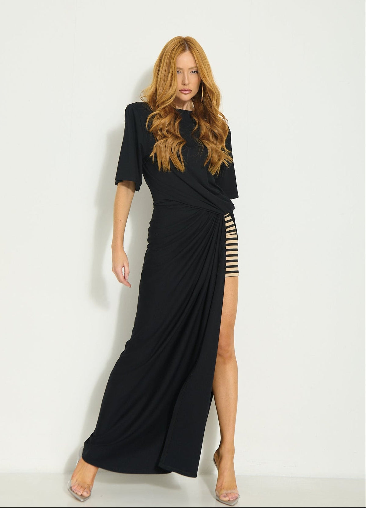 VESTIDO MANGAS AMPLAS COM DRAPEADO LATERAL