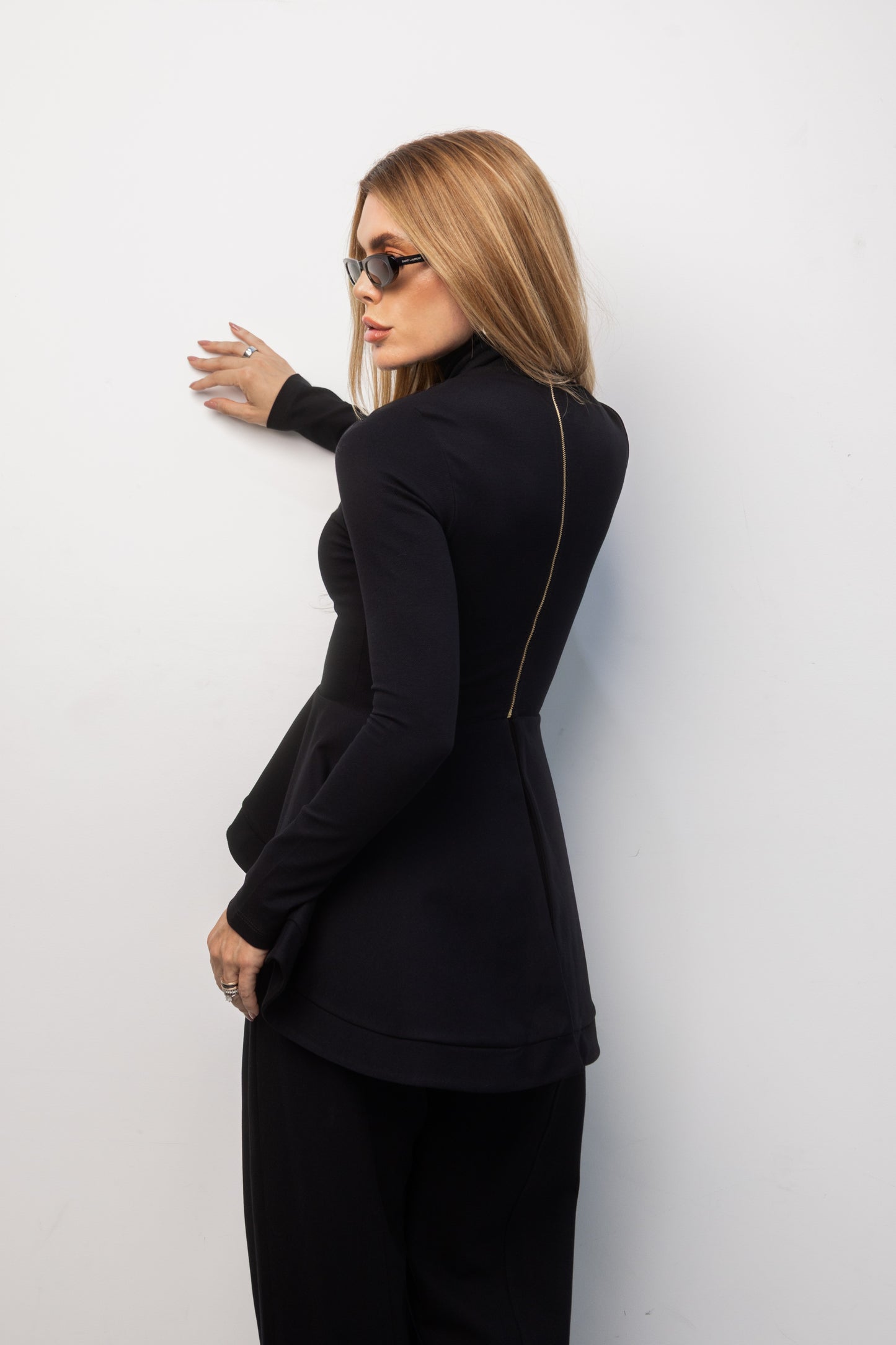 CONJUNTO BLUSA PEPLUM E CALÇA KRONNE