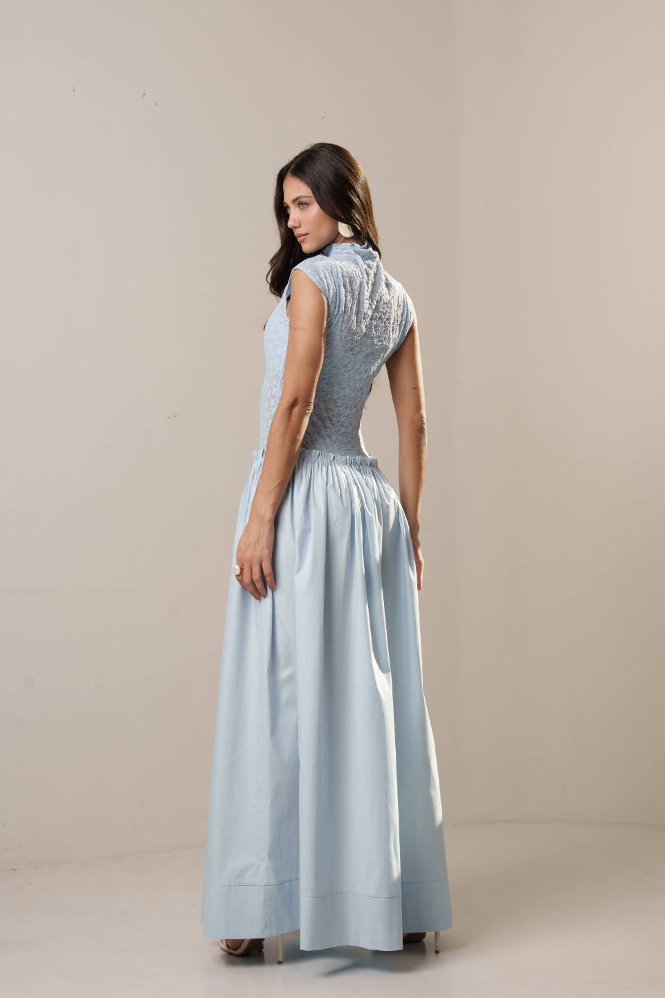 VESTIDO GOLA ALTA COM TOP E CINTURA DESLOCADA KRONNE