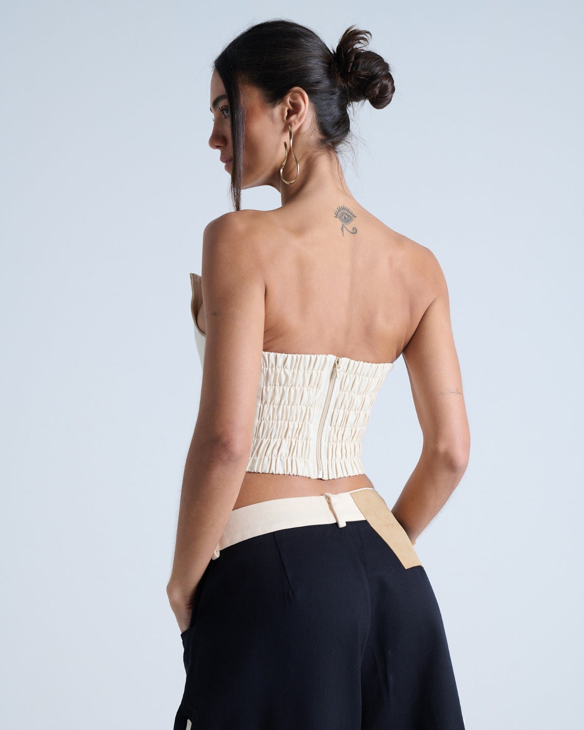 CORSET COM RECORTES KRONNE