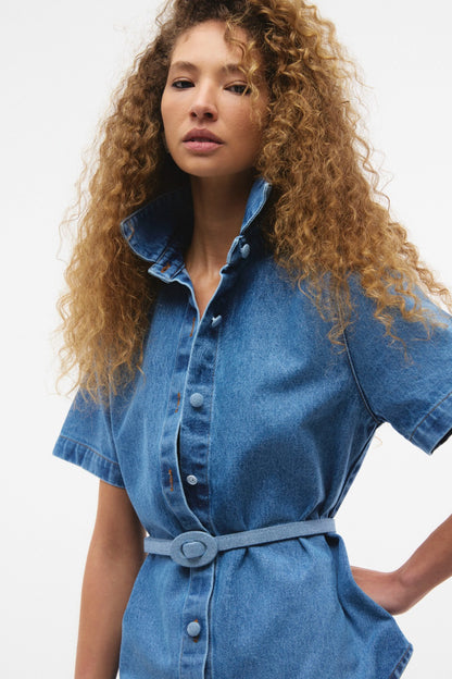BLUSA MANGA CURTA COM CINTO JEANS