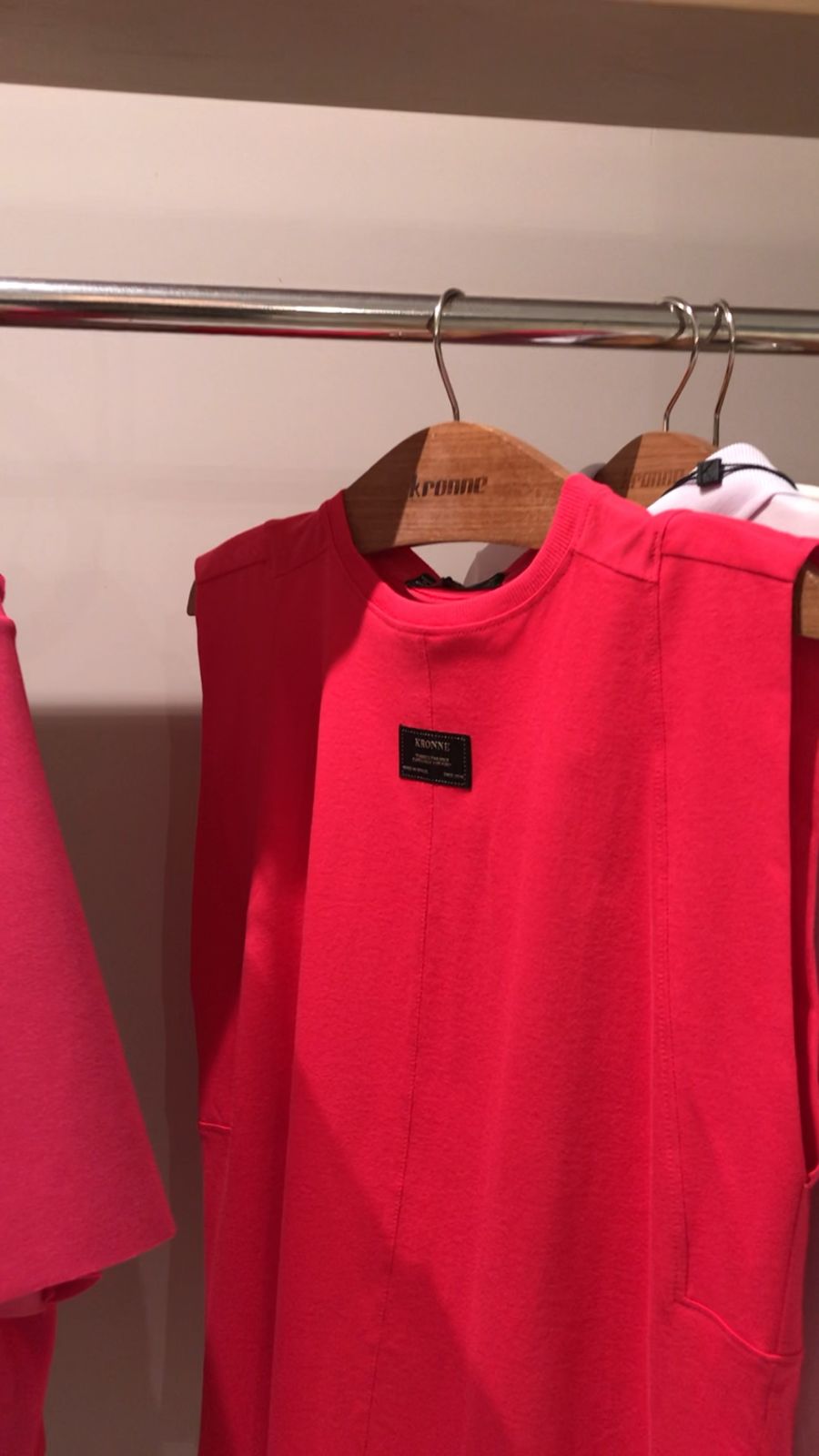 BLUSA REGATA COM PESPONTO
