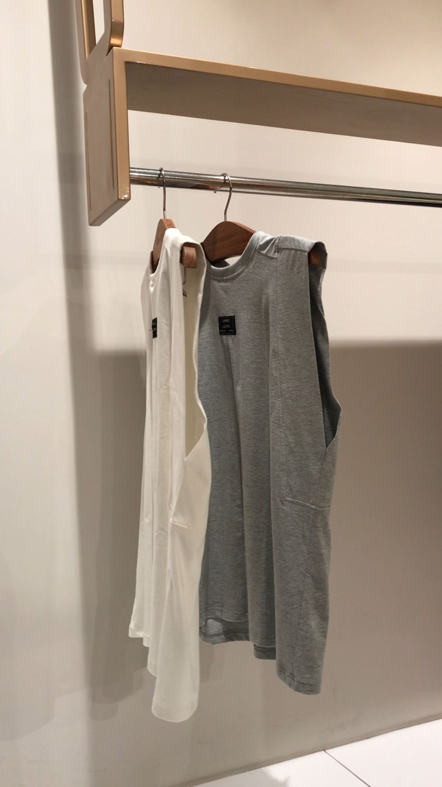 BLUSA REGATA COM PESPONTO